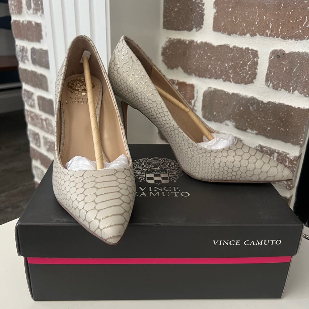 Women’s Vince Camuto heels. New with tags and box